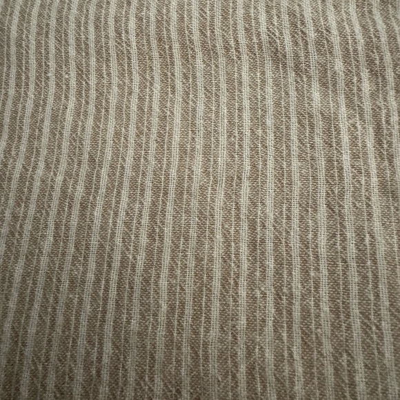 Swagger boutique top. Cream w/embroidered trim. Flowing top. Size L - Picture 7 of 8